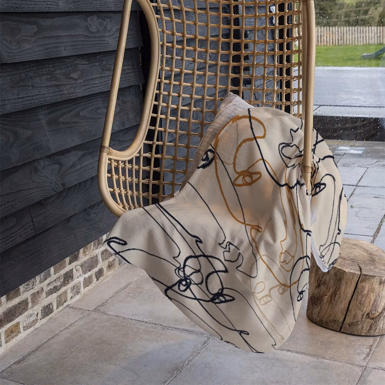 Benjamin Tate Design Continuous Line Drawing of Faces Fleece Blanket in Bronze and Beige, W/D/H: 120 x 150 cm – 2