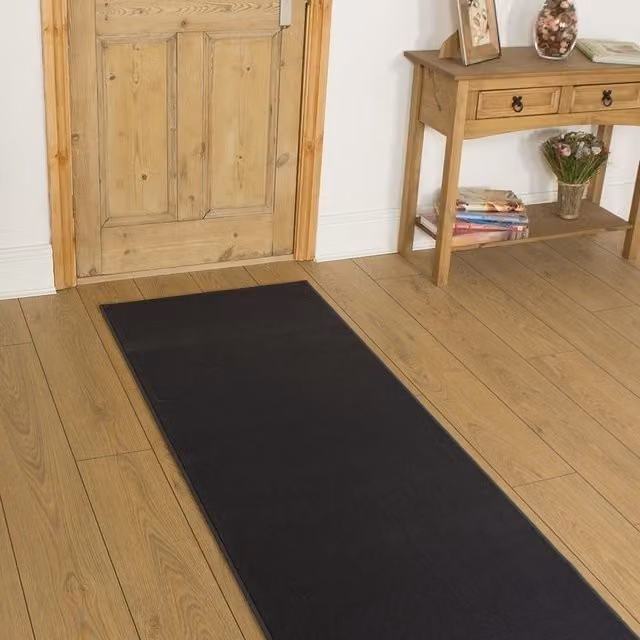 runrug Plain Dark Grey Hallway Carpet Runner, W: 60 cm, L: 390 cm – 1
