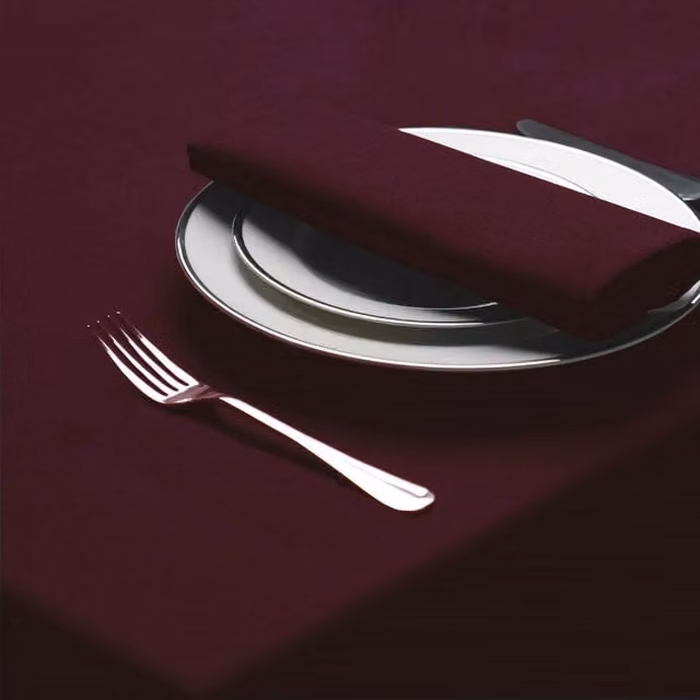 Belledorm Amalfi Rectangular Polyester Tablecloth in Red and Multicolour