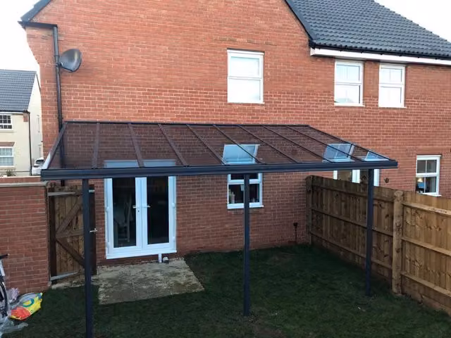 Milwood Group Simplicity 6 Aluminium Lean-to Pergola Veranda in Grey, W: 1000 cm, D: 200 cm