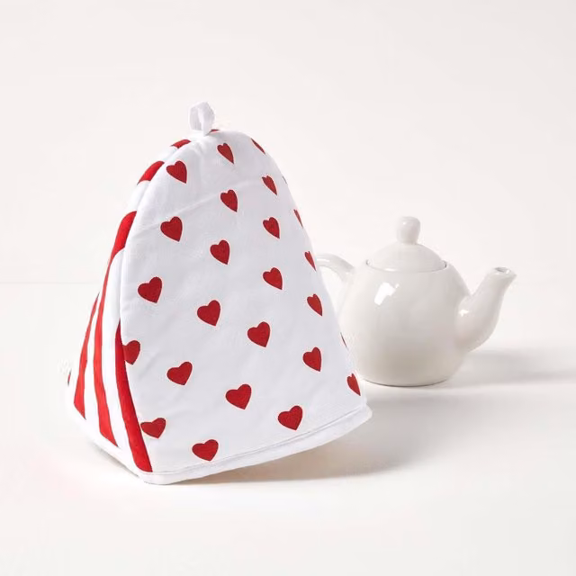 Homescapes Tea Cosy Double Design Red Hearts Teapot Warmer in Red and White