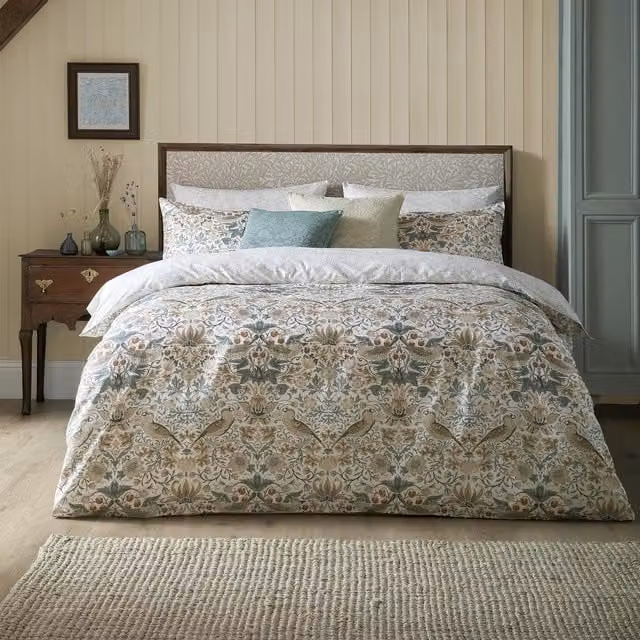 William Morris At Home Strawberry Thief Reversible Cotton Mako Satin Duvet Cover and Pillowcase Set in Multicolour Floral Design