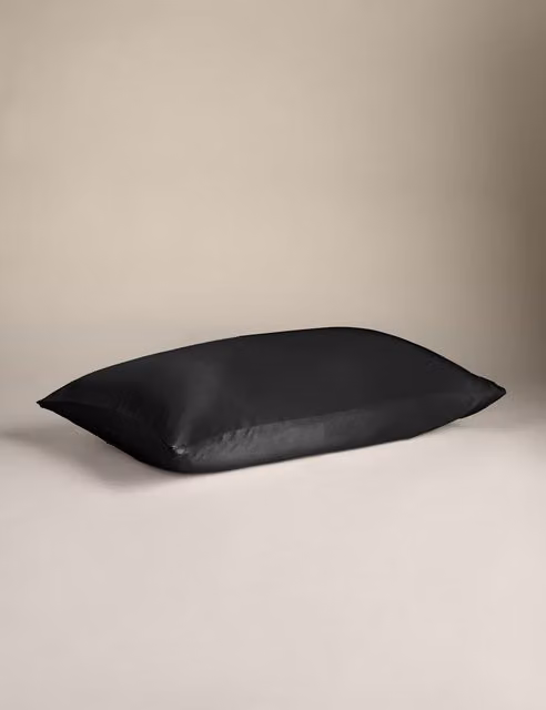 M&S Pure Mulberry Silk Pillowcase in Black