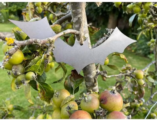 Poppyforge Hanging Bat Metal Garden Art Pack of 3 in Silver and Black, W20 x H8 cm