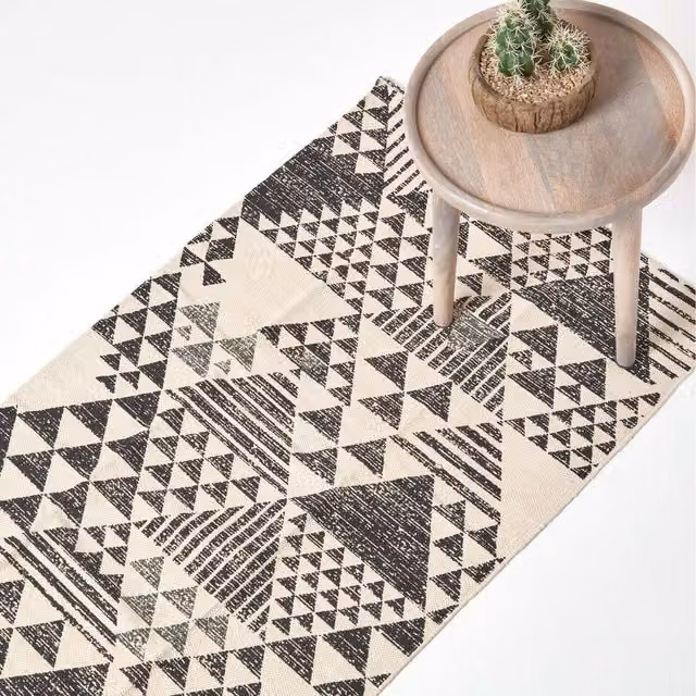 Homescapes Delphi Geometric Cotton Printed Hallway Runner, Black and White, W/D/H: 66 x 200 cm – 1