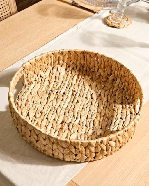 Dibor Traditional Round Water Hyacinth Serving Tray with Handles in Natural Beige – 1