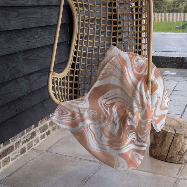 Benjamin Tate Design Marble Fleece Blanket in Pink, Gold and Beige, W/D/H: 120 x 150 cm
