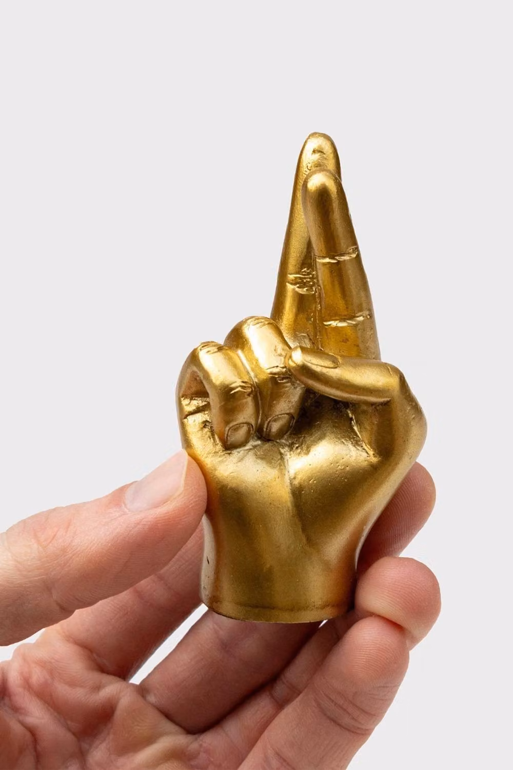 Suck UK Golden Fingers Crossed Good Luck Charm in Gold Metal – 3
