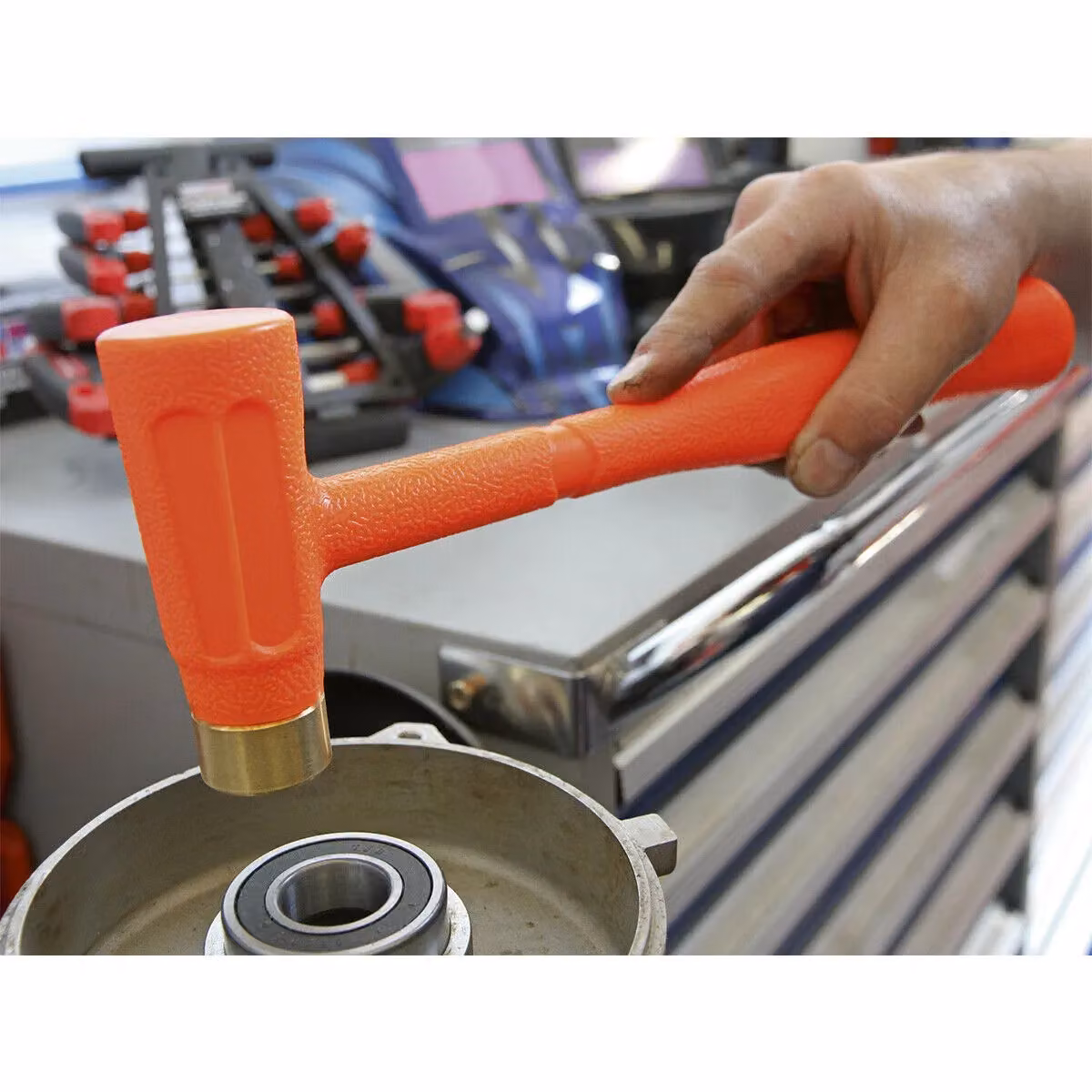 Loops 1.5lb Brass Faced Dead Blow Hammer with Shot Loaded Head and Rubber Grip in Gold and Orange – 2