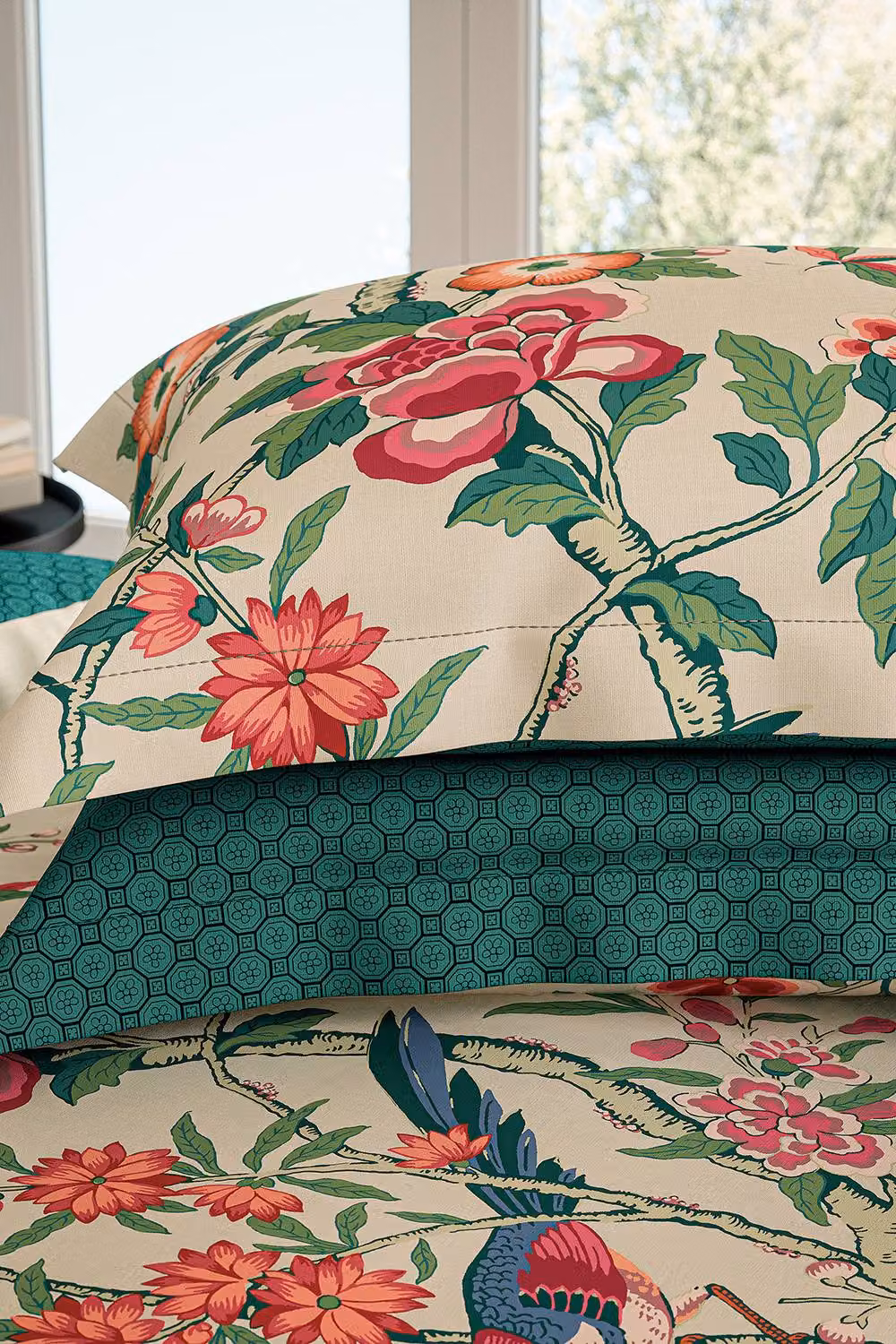 V&A Chinese Magpie Cotton Percale Duvet Cover and Pillowcase Set, Multicolour, W: 180 cm, H: 200 cm – 3