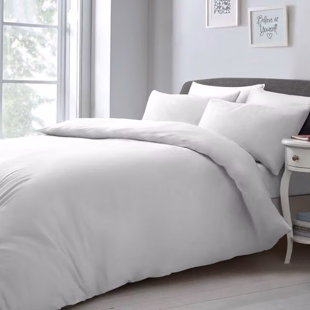 Velosso Plain Microfibre Duvet Cover and Pillowcase Set in White and Orange, W: 140 cm, H: 200 cm