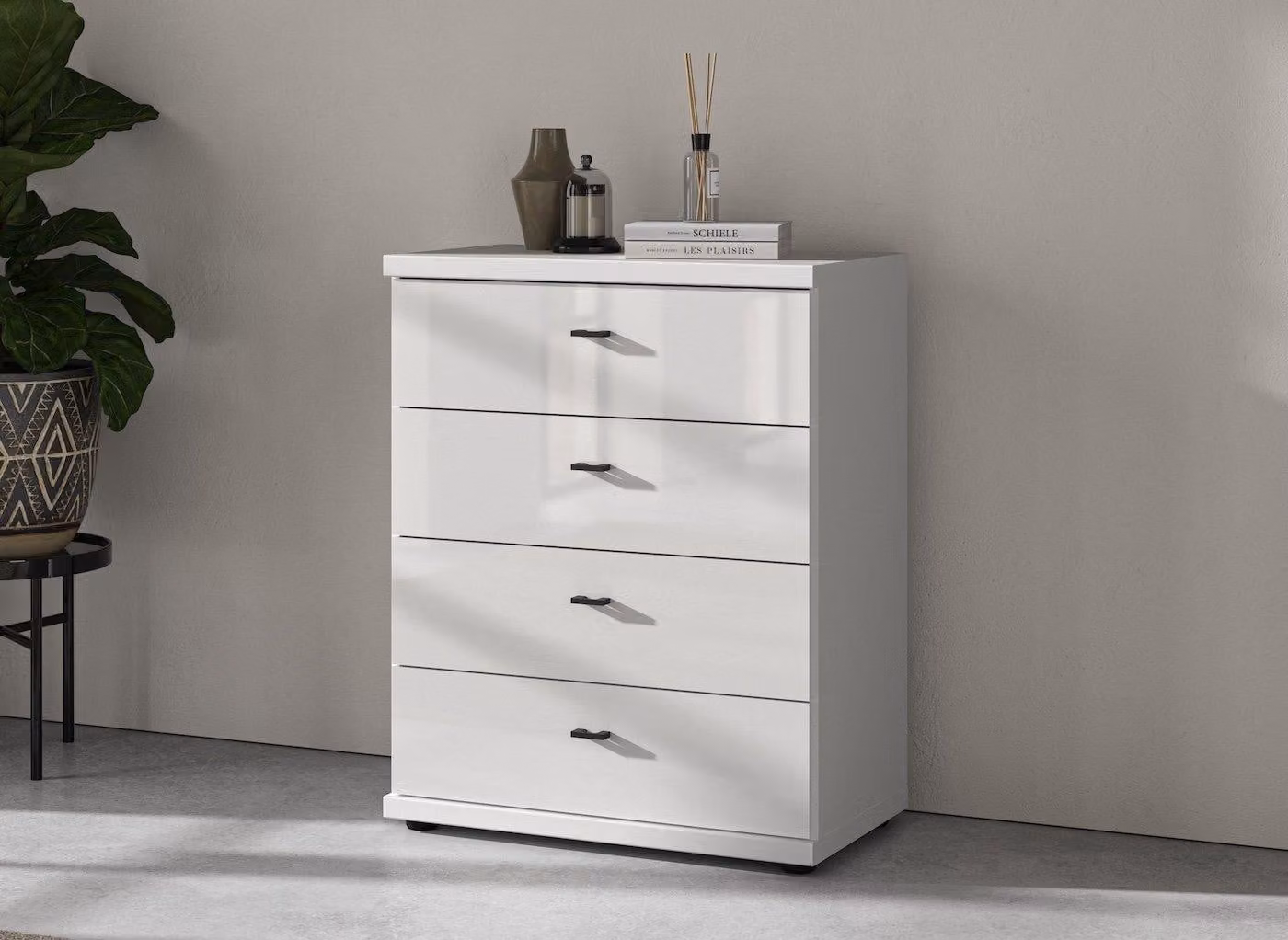 Wiemann Roberts 4 Drawer Chest in Glossy White