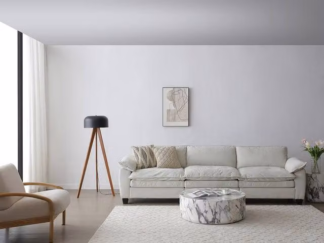 Vente-unique Industrial Tripod Floor Lamp in Black and Natural Wood, H 145 cm x W 42 cm x D 42 cm