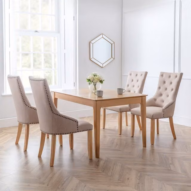 Julian Bowen Classic Oak Extendable Rectangular Dining Table and 6 Chairs Set in Brown