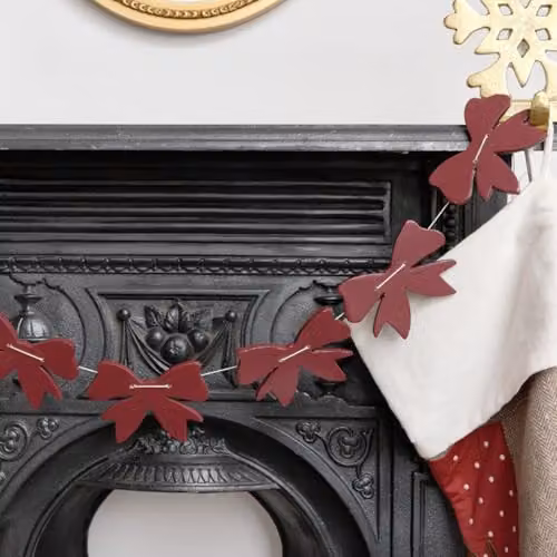 Melody Maison Rustic Distressed Wooden Bow Christmas Garland in Red or Purple, Length: 120 cm – 3