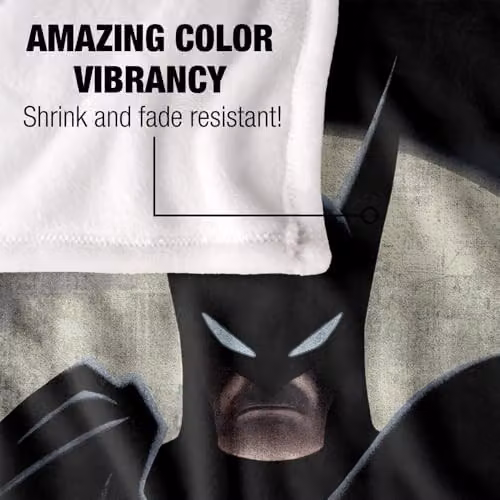 Warner Bros. Batman Caped Crusader Super Soft Fleece Throw Blanket, Multicolour, W: 91.44 cm x L: 147 cm – 3