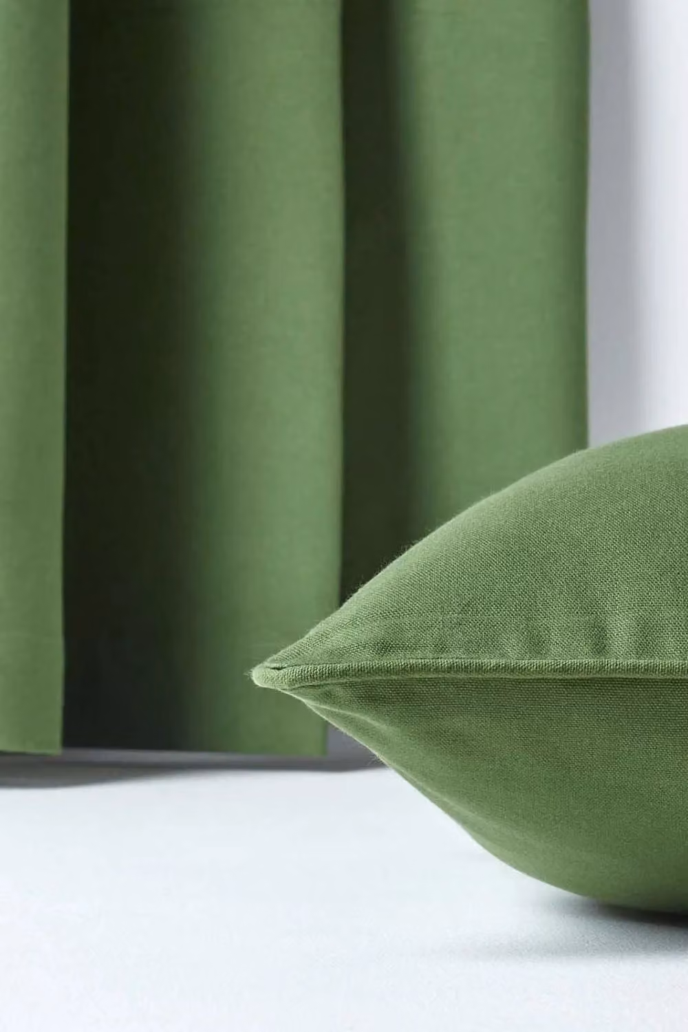 Homescapes Plain Cotton Square Cushion Cover in Green, W/D/H: 45 x 45 x 45 cm – 4