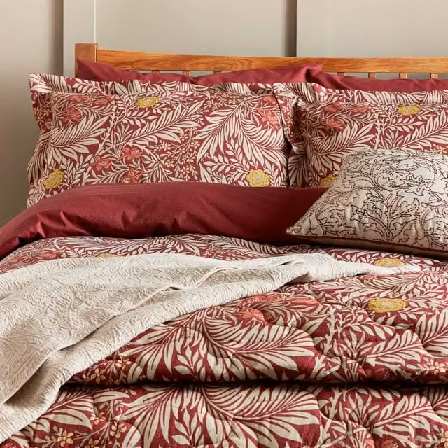 William Morris Larkspur Super Kingsize Reversible Cotton Percale Duvet Cover and Pillowcase Set, Red, W: 200 x D: 200 cm