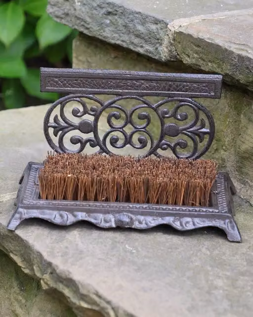 Dibor Traditional Cast Iron Ornate Outdoor Garden Boot Brush and Scraper in Brown