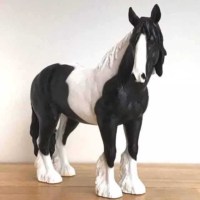 Leonardo Animal Crackers Large Piebald Cob Horse Figurine in Black and White, Height: 26 cm – 5