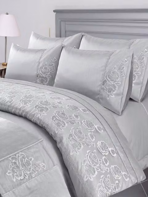 Snug City Super King Floral Embroidered Duvet Cover and Pillowcase Set in Silver, Polyester Linen Blend
