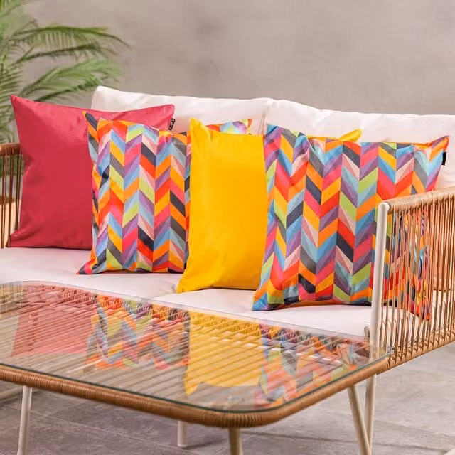 ICON 4-Piece Set of Square Outdoor Polyester Cushions in Pink, Yellow and Herringbone Pattern