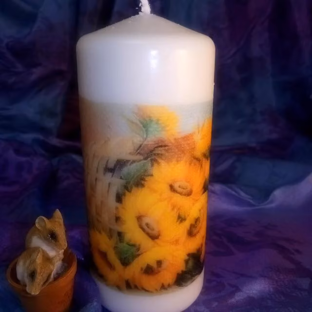 Viki White Sunflower Pillar Candle