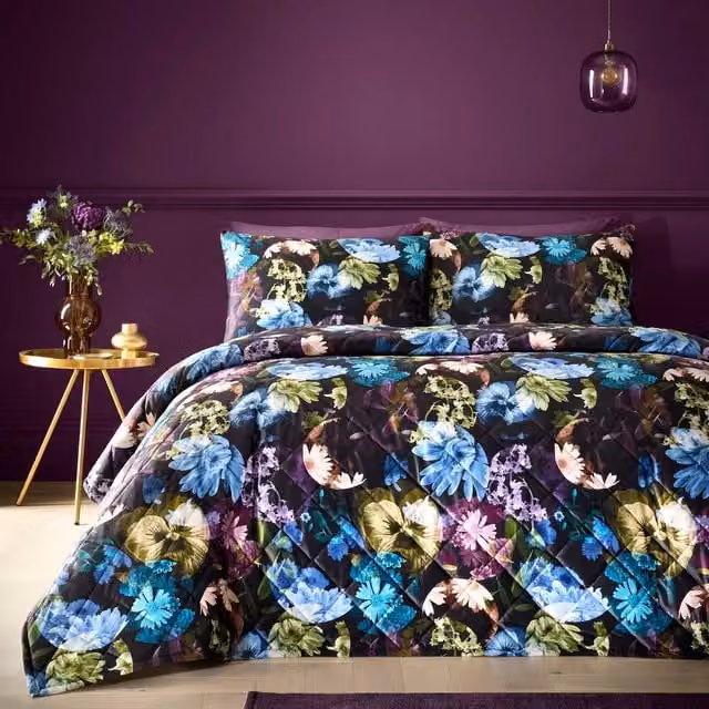 Portfolio Home Elena Floral Quilted Bed Throw Over Blanket in Black, W/D/H: 200 x 230 cm