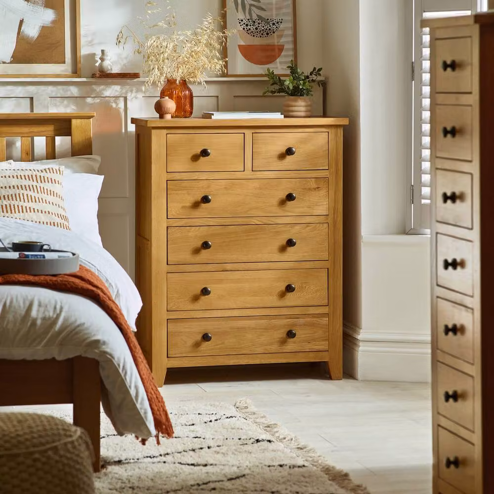 Cheshire Kingsley 4 + 2 Drawer Chest in Brown Oak – 2