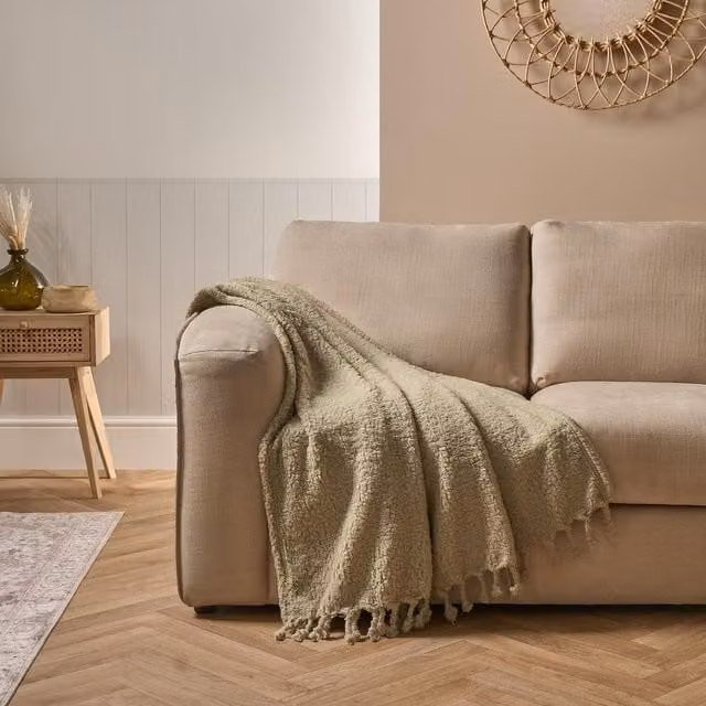 OHS Sherpa Fleece Throw Blanket with Tassels in Green
