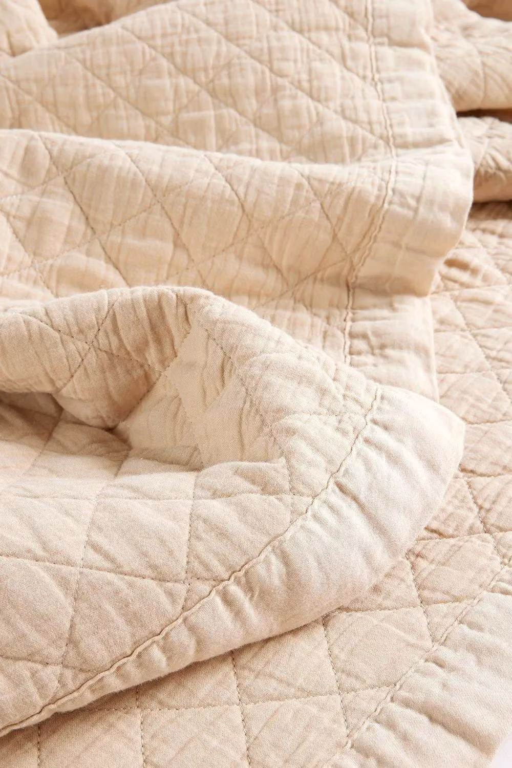 Christy Porto Quilted 100% Cotton Throw in Beige, W/D/H: 140 x 180 cm – 3