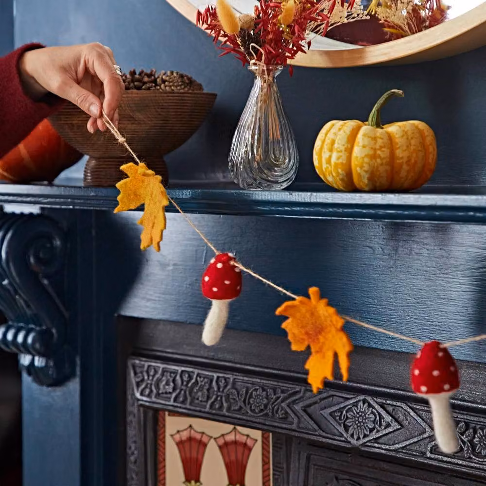 Paper High Handmade Felt Autumn Leaf and Mushroom Garland in Multicolour Red and Orange – 2