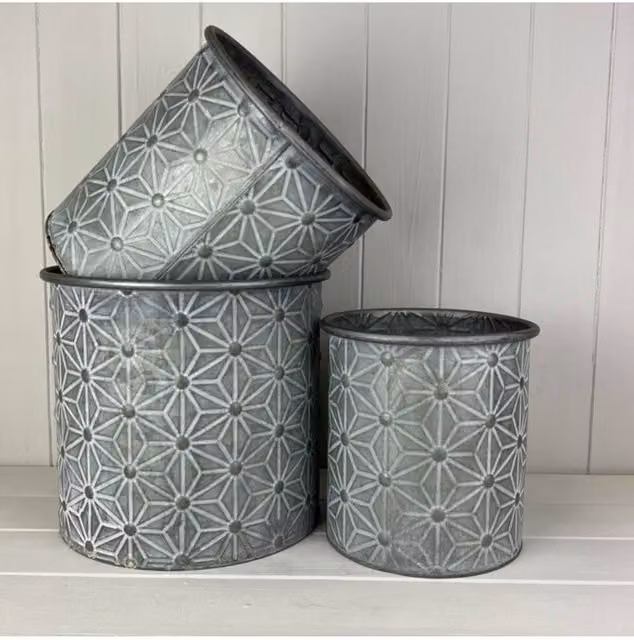 KDMD Embossed Daisy Designed Planters, Set of 3, Grey