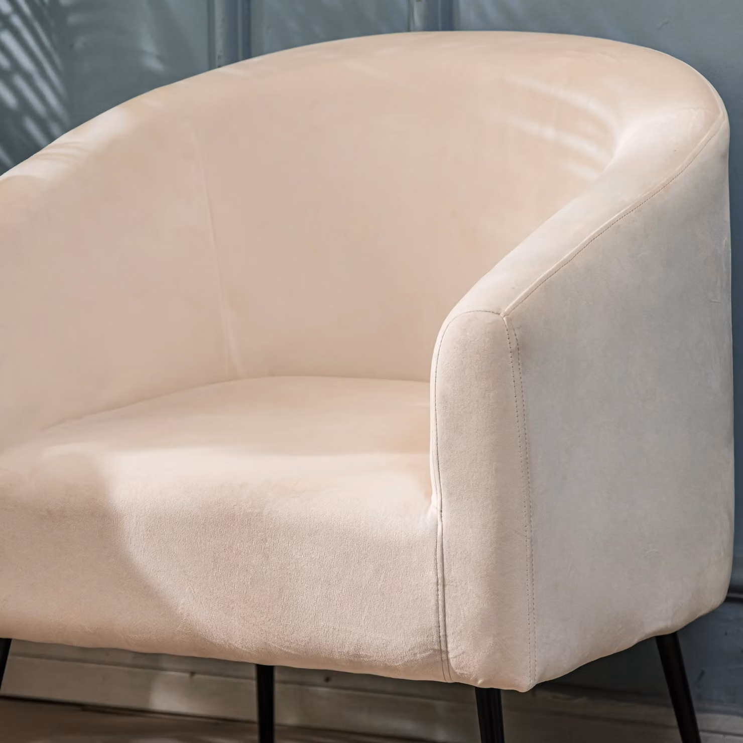 Nordlys Scandinavian Design Velvet Tub Lounge Chair with Armrests and Metal Frame in Beige and Black – 3