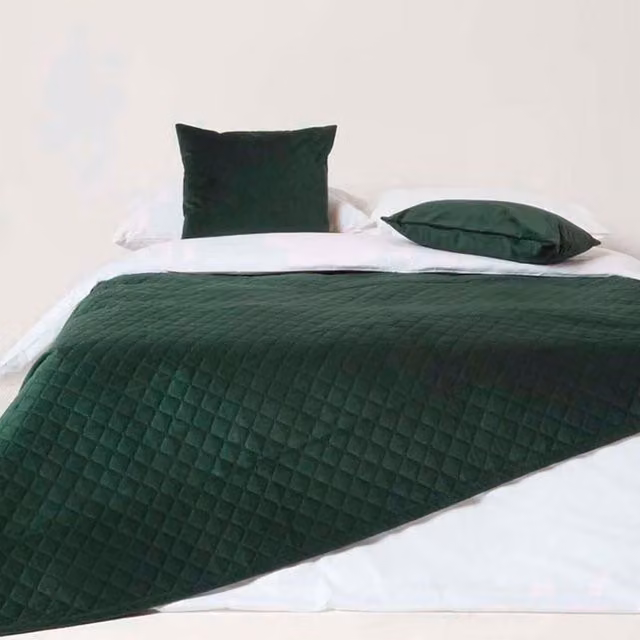 Homescapes Diamond Quilted Velvet Bed Throw - Green, W/D/H: 200 x 150 x 150 cm