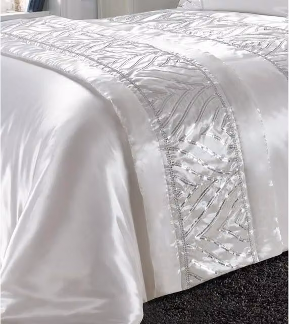 HomeSpace Direct Shimmer Geometric Bed Runner in White
