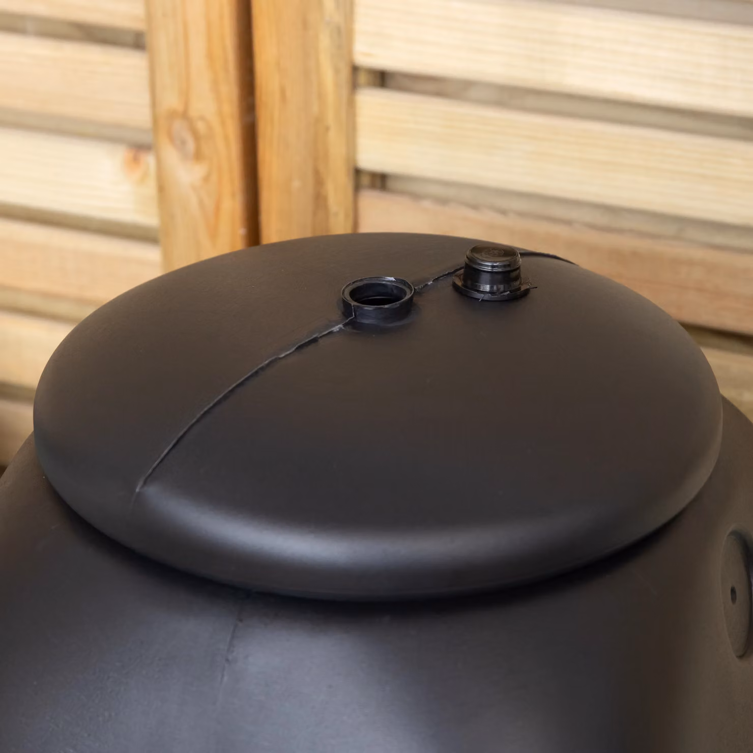 Samuel Alexander 100L Slim Space Saver Rain Barrel with Lid, Tap and Carry Handles in Black – 5
