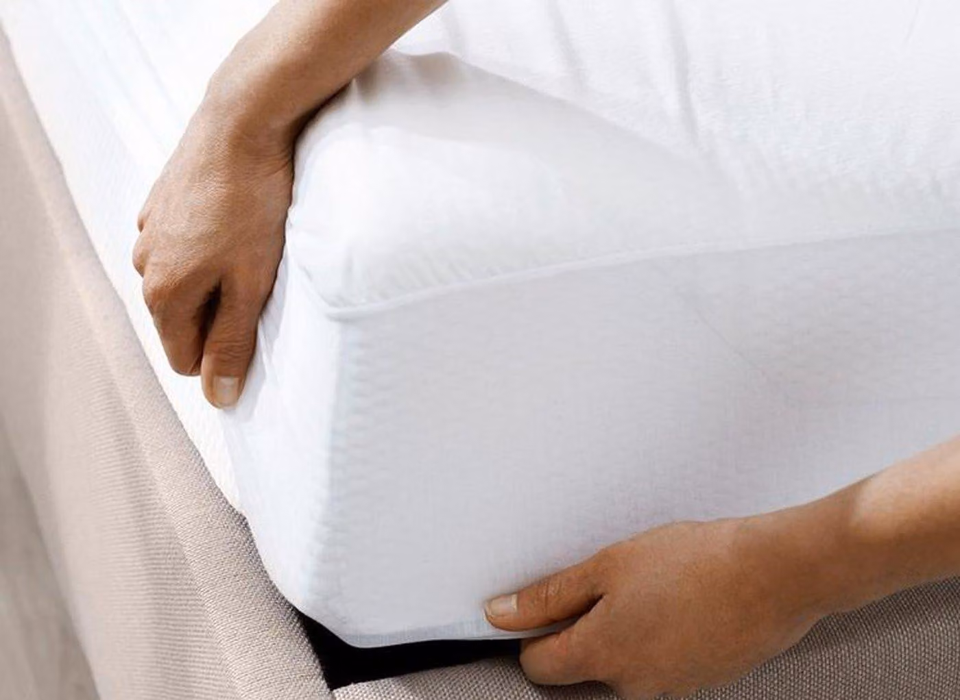Tempur Cooling Tencel Mattress Protector in White