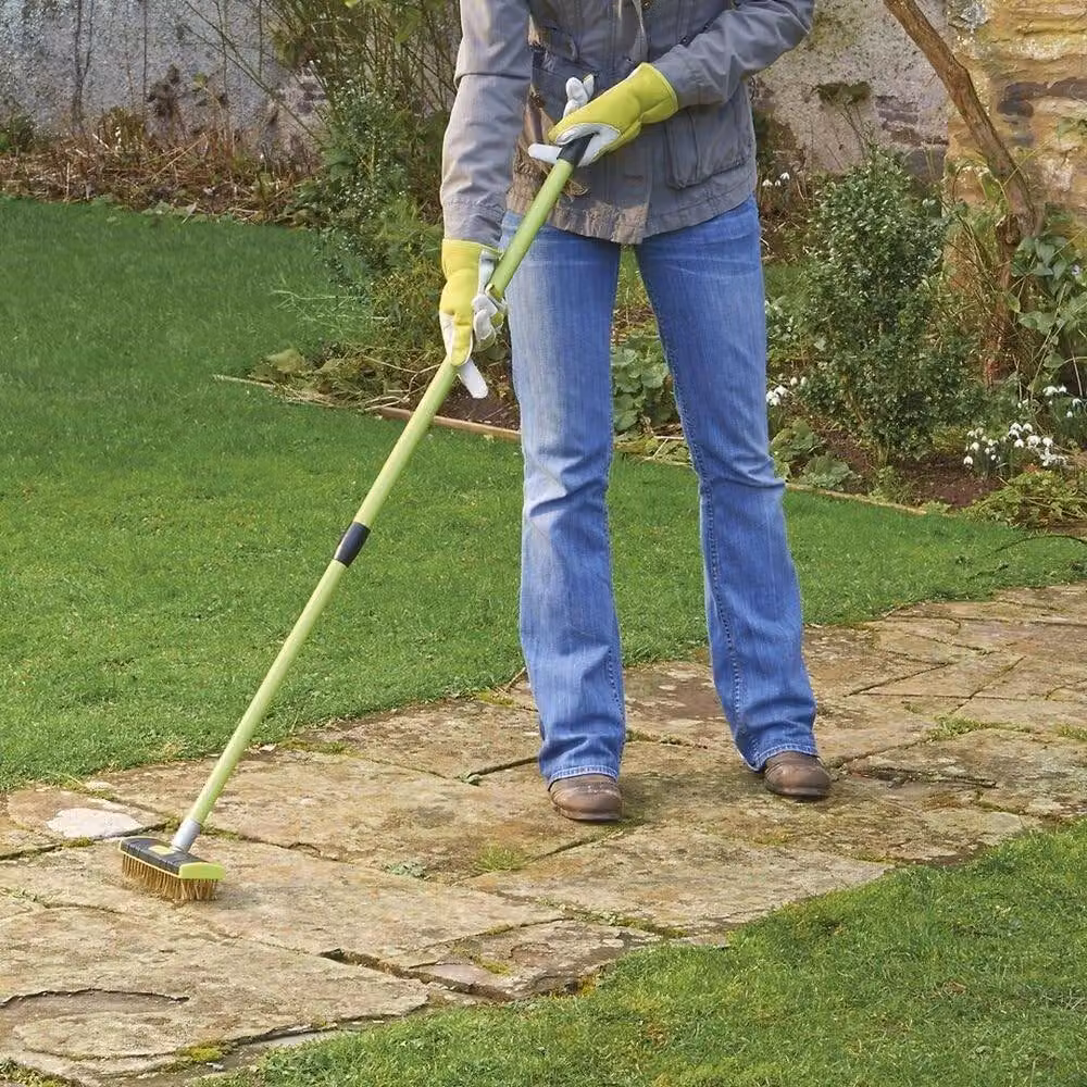 FLAVORA Two Brush Set for Patio Paving and Decking Cleaning in Green – 2