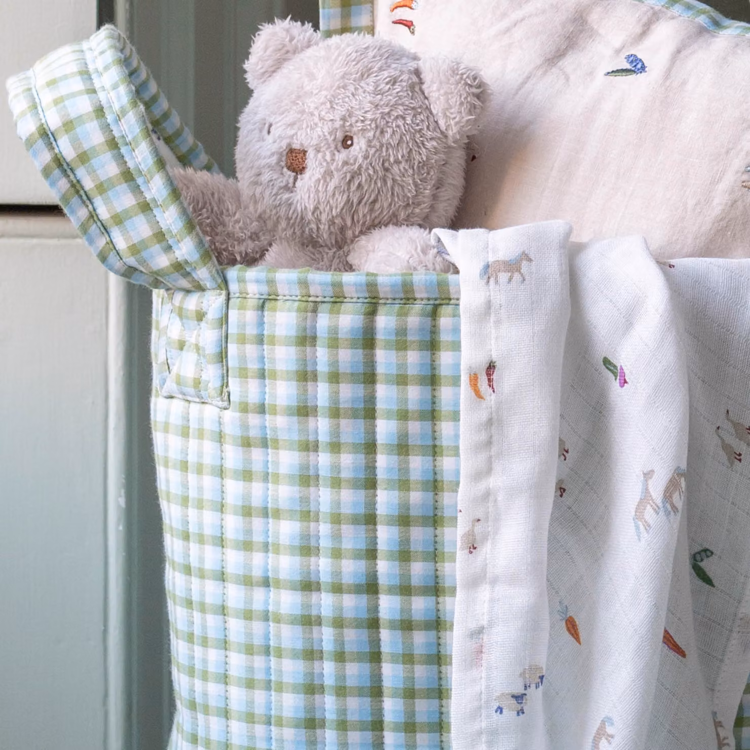 Avery Row Large Quilted Fabric Storage Basket with Handles in Green Greenhouse Gingham, W/D/H: 35 x 35 x 35 cm – 3