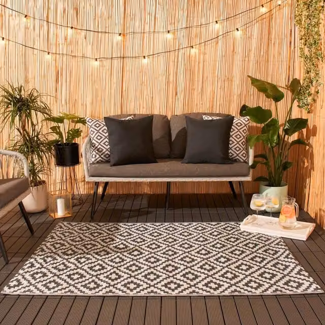 Dreamscene Geometric Modern Rectangular Outdoor Garden Rug in Grey, 150 cm