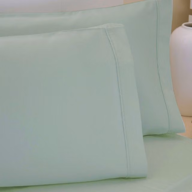 Belledorm Pair of 200 Thread Count Egyptian Cotton Housewife Pillowcases in Green