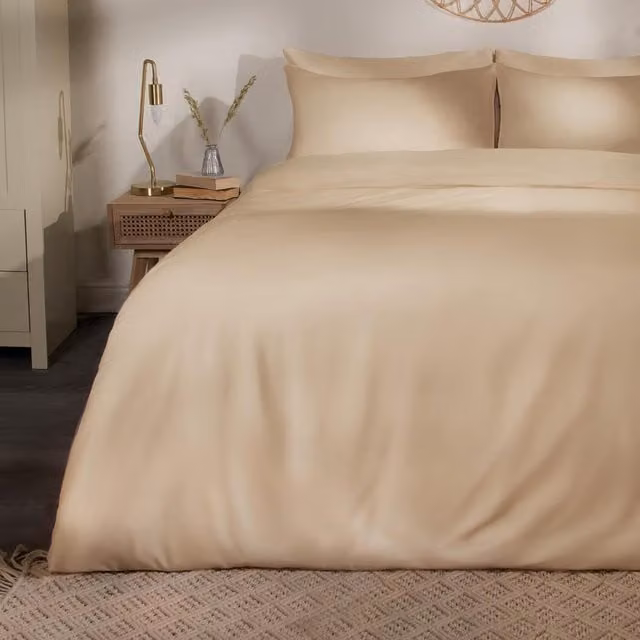 Brentfords Reversible Plain Microfibre Bedding Set with Pillowcase in Beige and Yellow, 200 x 200 cm