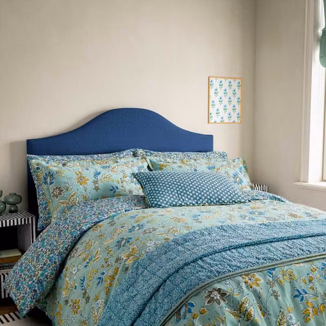 Land & Shore Bramble Reversible Floral Cotton Percale Kingsize Duvet Cover Set, Green and Blue, W: 180 cm x D: 200 cm