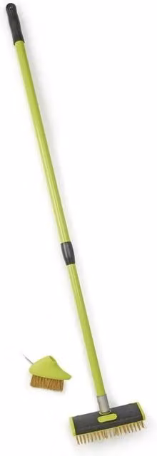 FLAVORA Two Brush Set for Patio Paving and Decking Cleaning in Green