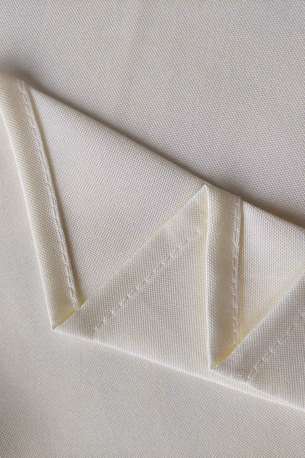 Neel Blue Ivory Premium Polyester and Linen Round Tablecloth, W/D/H: 178 x 178 cm – 2