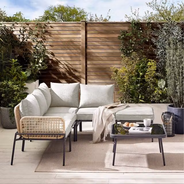 FurnitureboxUK Maldives 5-Seater Outdoor Rattan Garden Corner Sofa and Table Set in Grey and Beige