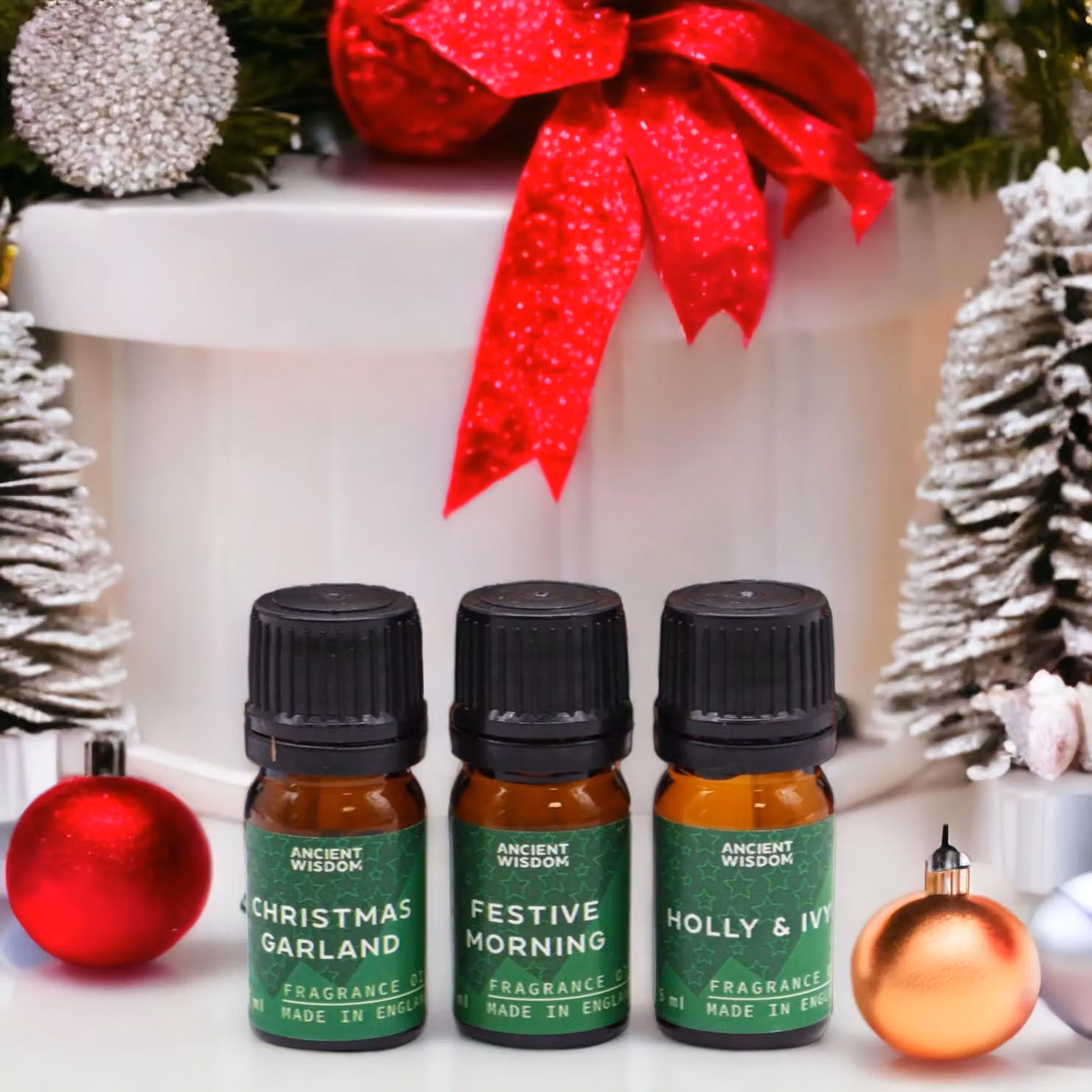 KDMD Holy Scents of Christmas Fragrance Set, Multicolour Unisex Woody, Spicy and Fruity Scents in Glass – 5