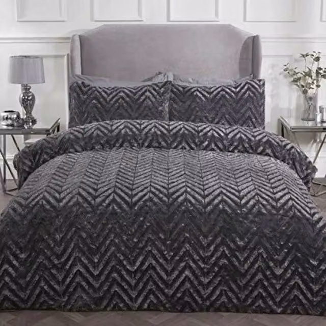 Smart Living Luxury Chevron Airblown Faux Fur Duvet Cover and Pillowcases in Charcoal Grey, W: 90 cm, H: 200 cm