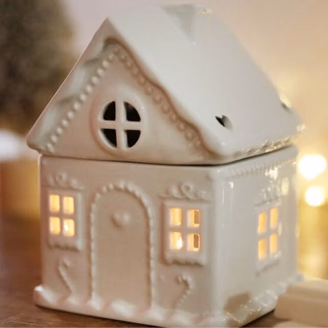 Little Cosy Home White House Ceramic Christmas Wax Melt Burner in White